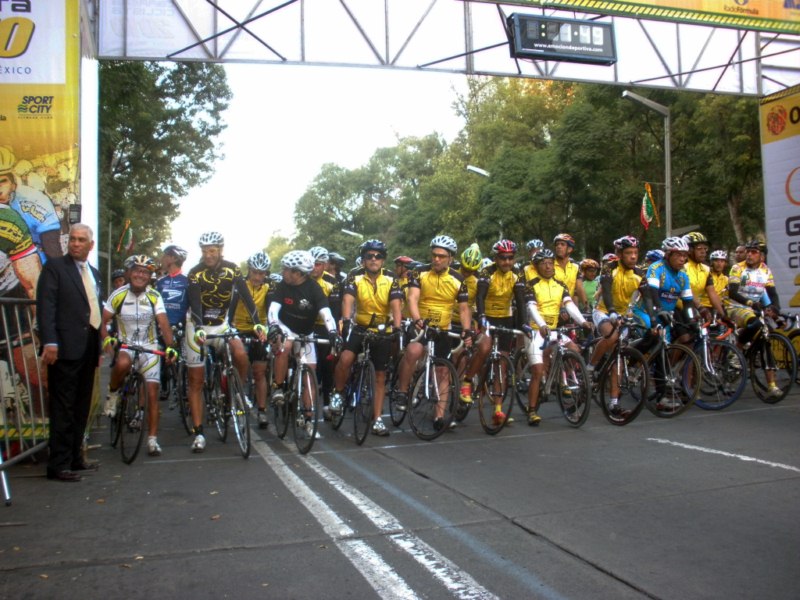 Salida 2010 M&aacute;ster 50 Carrera Oficce Max